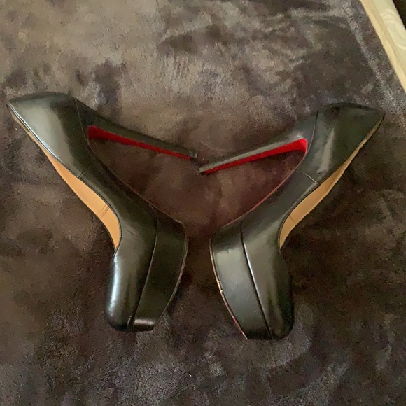 Christian Louis Vuitton Heels 👠 - Picture 7 of 12